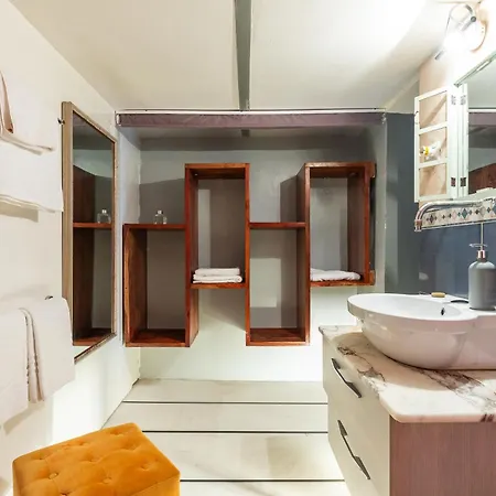 Penthouse In Exclusive Borgo Pio District Rome