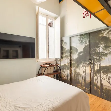 Penthouse In Exclusive Borgo Pio District Rome