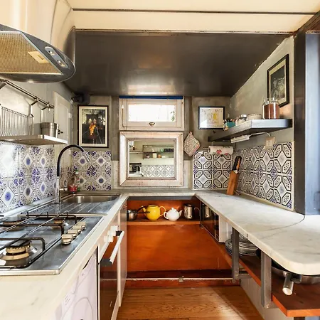 Penthouse In Exclusive Borgo Pio District Apartment