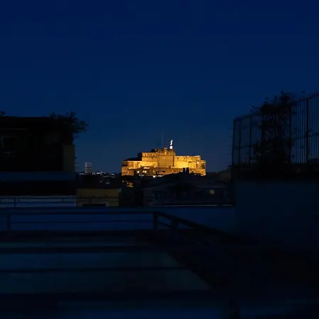Penthouse In Exclusive Borgo Pio District Apartment Rome