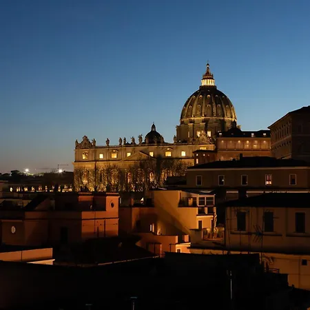 Penthouse In Exclusive Borgo Pio District Apartment *