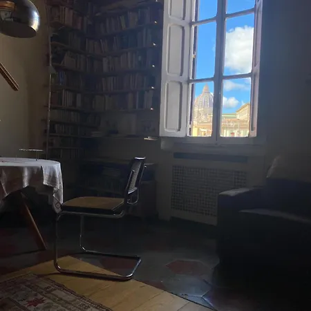 Penthouse In Exclusive Borgo Pio District Apartment