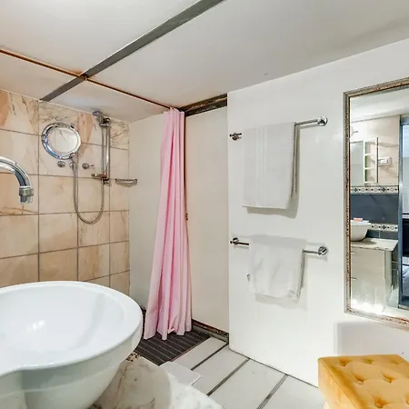 The Happy Suite, Just Renovated